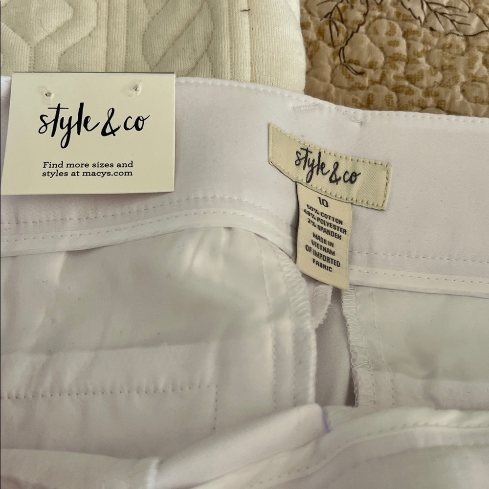 Style Co White Pants with Studded Pockets Capri Mid Rise Size 10 - Picture 2 of 5